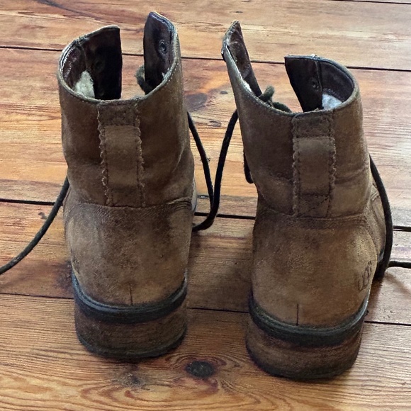 Ugg suede lace up winter boots - Picture 4 of 8